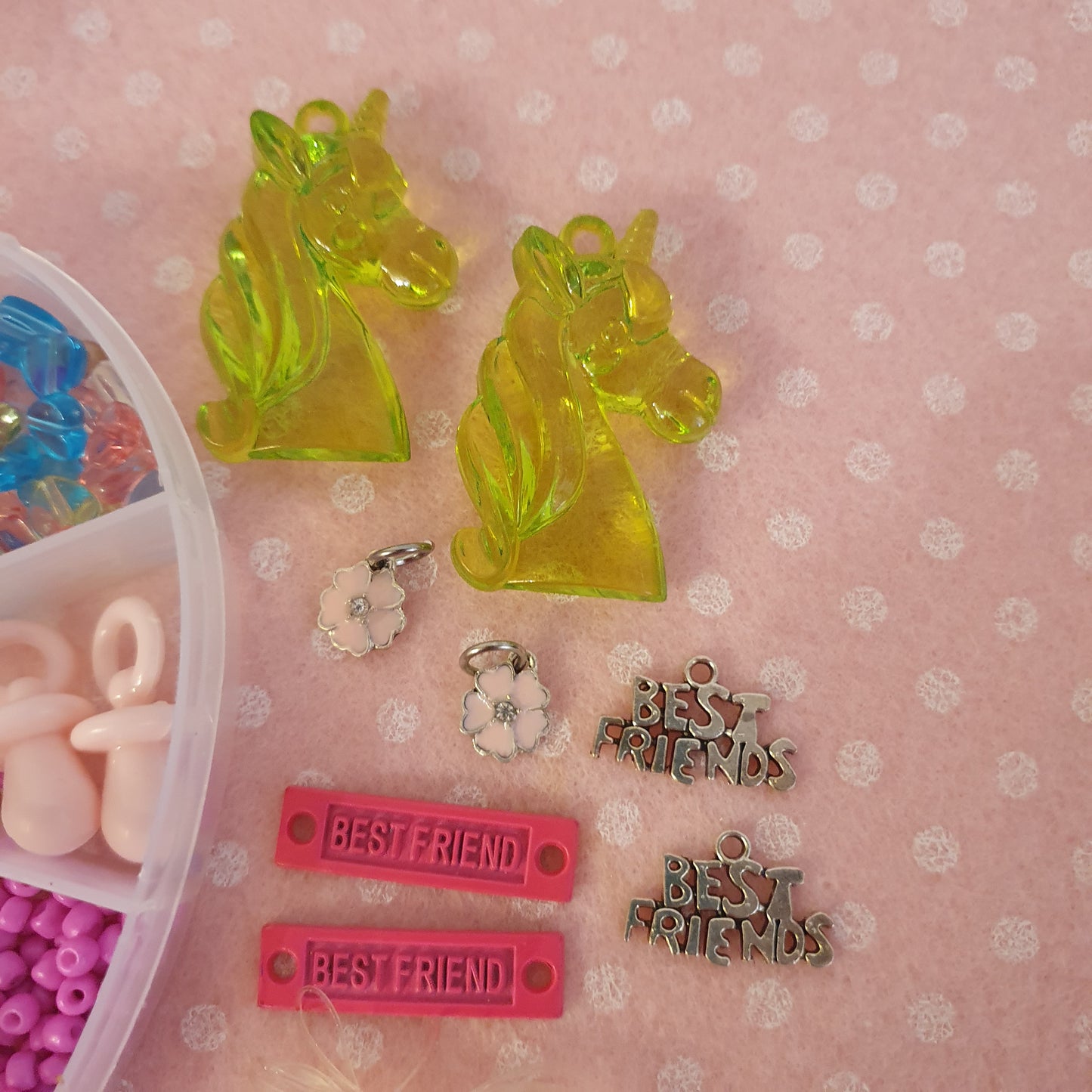 "APPLE" BEAD KIT with BABOU logo CHARMS