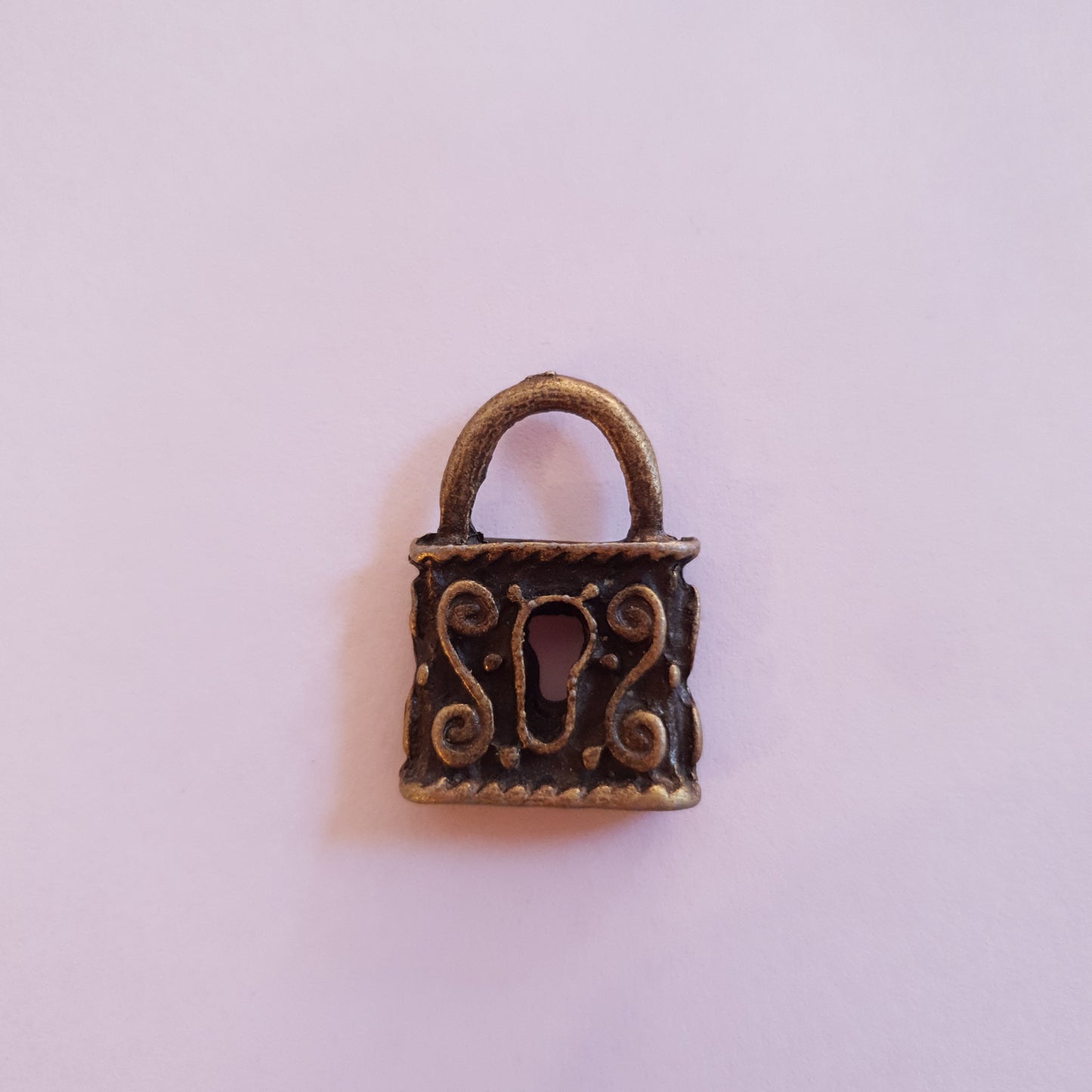 Pendants to create costume jewellery