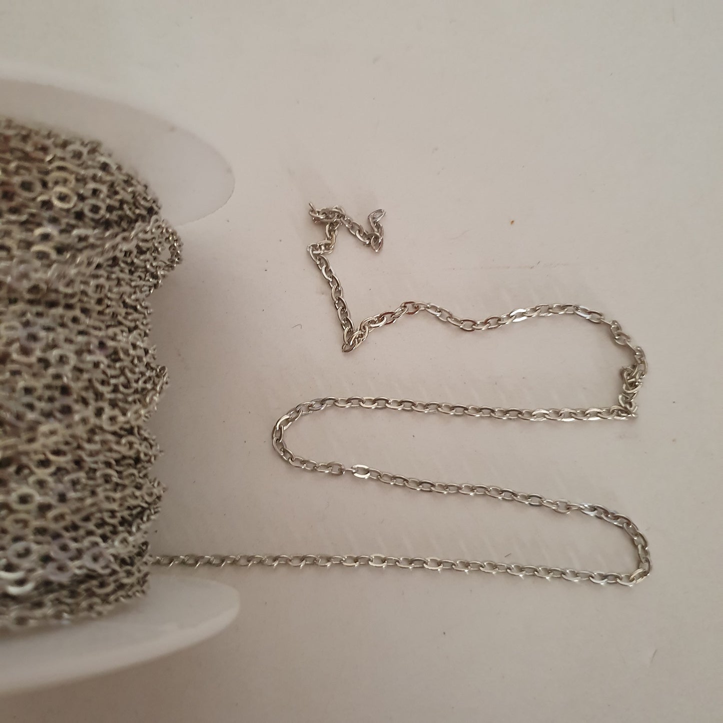 Chain to create costume jewelery - by the meter - thin models