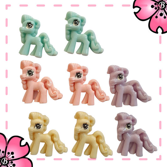 Pony mix resin cabochon - 8 pieces