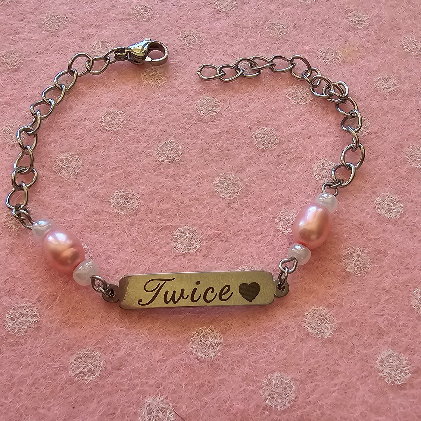 Music group bracelet in steel and real pearls