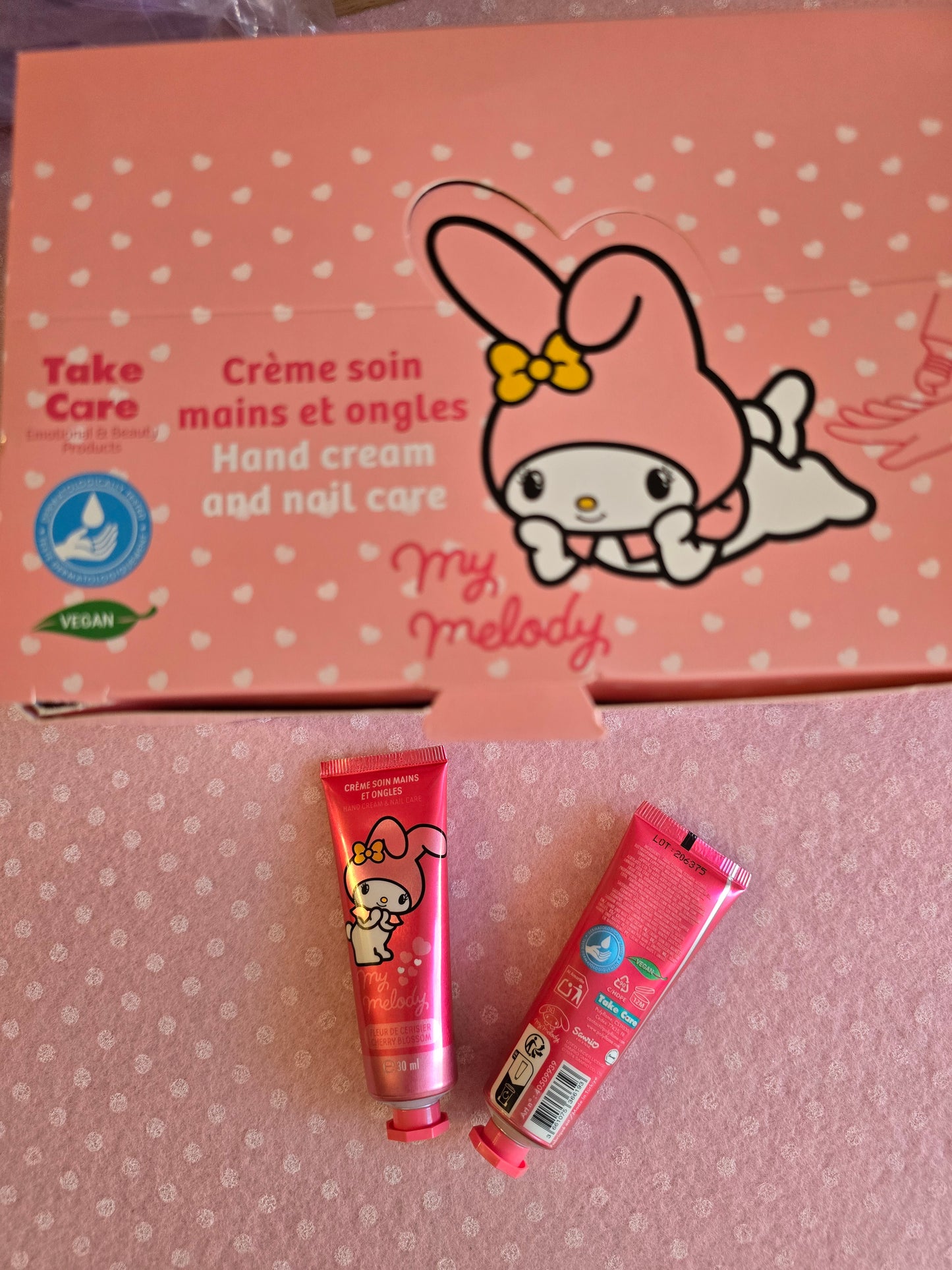 My Melody Pochette in peluche, crema mani e unghie