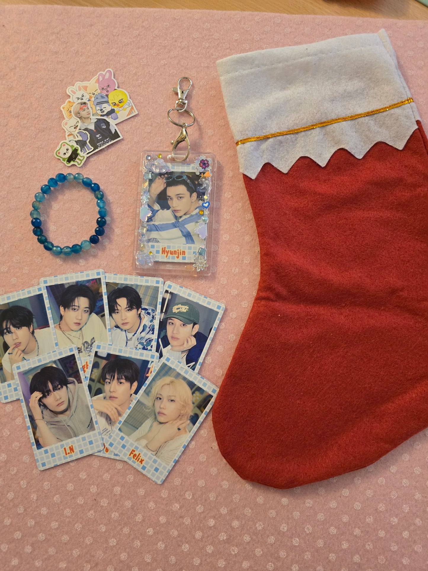 Calza della befana con card holder e photocard ufficiale Stray Kids da pop up store Sauna