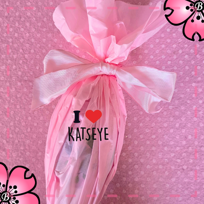 Uovo di Pasqua (gadget) Katseye 2026 con PC ufficiale